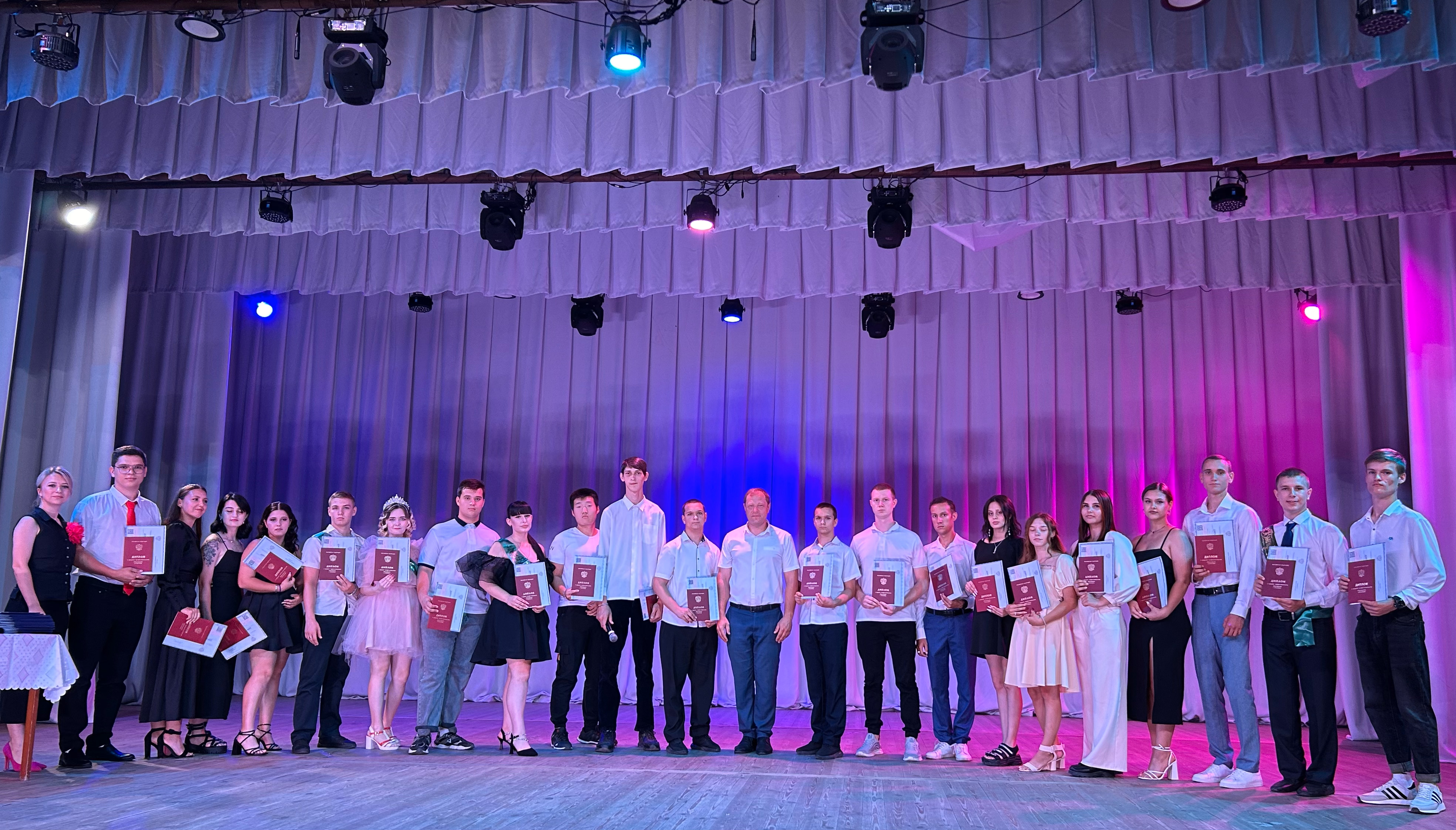 Первый выпуск «Профессионалитета»
