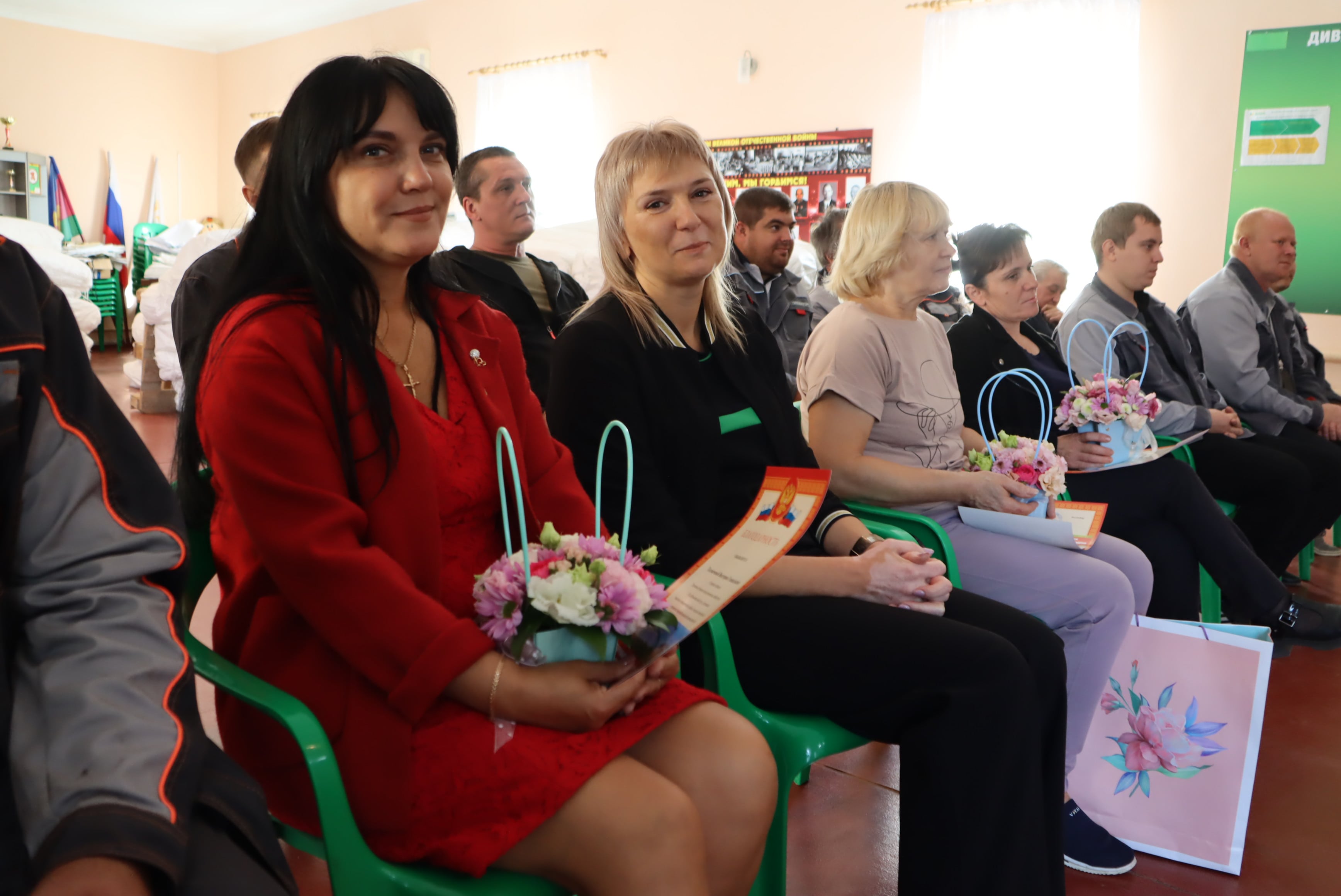 Награды – лучшим работникам: на элеваторах «Прогресс Агро» чествовали производственников