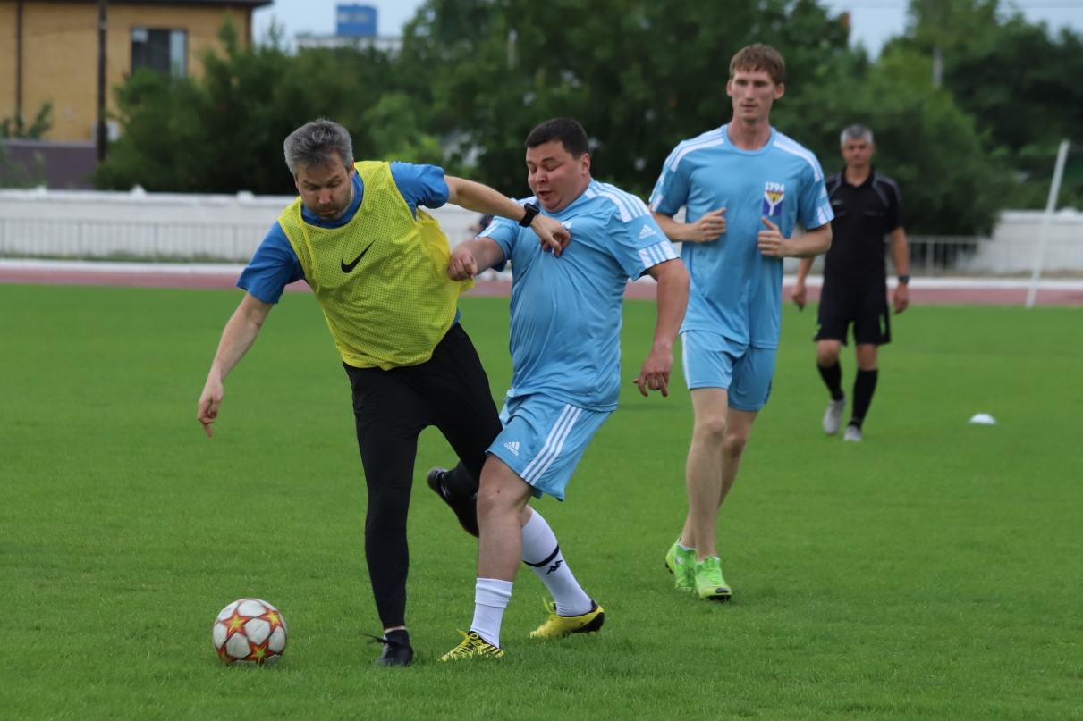 «Прогресс Агро» и администрация Усть-Лабинска сыграли в футбол